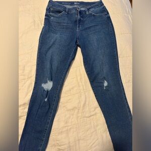Women’s curvy skinny leg jeans-like new
